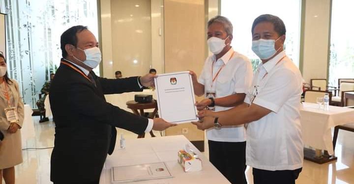Pleno KPU Tetapkan FDW – PYR Paslon Terpilih Bupati dan Wabup Minsel