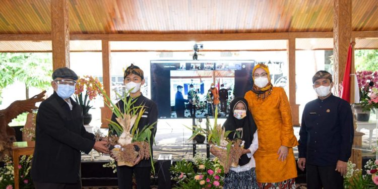Tatanen di Bale Atikan Proyeksi Tata Kelola Kemandirian Pangan di Purwakarta