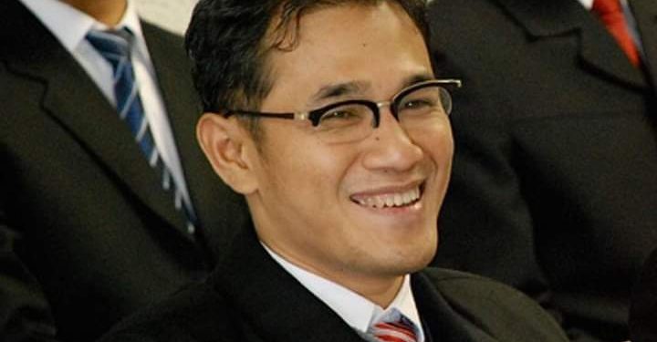 DUDIMAN SUJATMIKO MENGKRITIK PEDAS PARA ARTIS YANG HIJRAH DUKUNG KHILAFAH