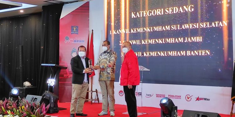 Kanwil Kemenkumham Sulsel Peringkat Pertama Penyelenggara Bantuan Hukum