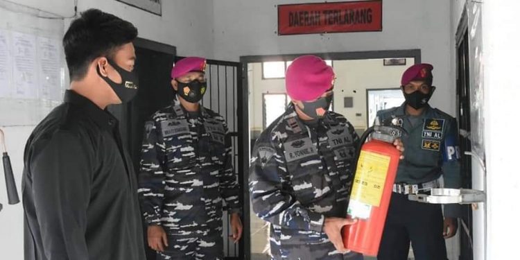 Aplikasikan PDD Khas TNI AL, Yonbekpal 2 Mar Pasmar 2 Laksanakan Ronda Penutup