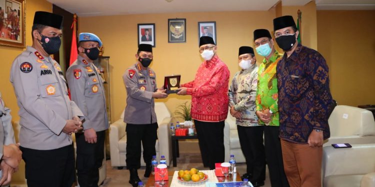 Tokoh Adat Papua; Yanto Eluay Ajak Masyarakat Papua Bersatu Mendukung Otsus dan Pemekaran Wilayah Untuk Kemajuan Papua Kedepan