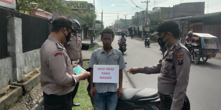 PENJEMPUTAN PASIEN TERKONFIRMASI COVID-19 OLEH BABINSA DAN PUSKESMAS WIROBRAJAN