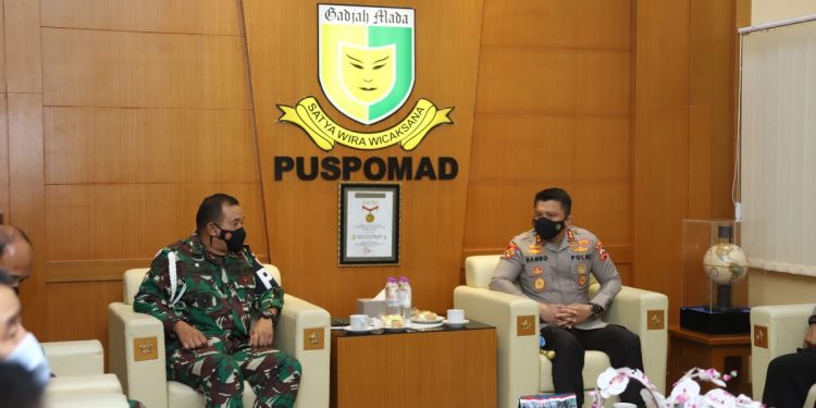 Sowan Sesepuh, Kapolres Lebak Silaturahmi ke Ulama dan Pimpinan Ponpes Qothratul Falah Cikulur