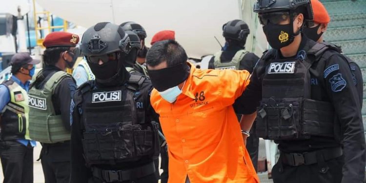 22 Terduga Teroris Hasil Operasi Di Jatim Digelandang Ke Jakarta