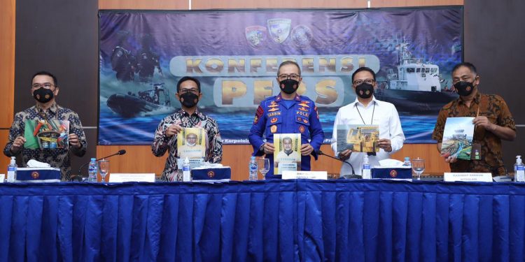 Ditpolair Korpolairud Baharkam Polri Tangkap Penyalahgunaan Bbm 21,5 Ton Milik Pertamina di Tuban
