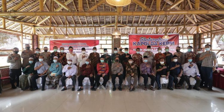 SILATURAHMI KAPOLDA KEPRI DENGAN TOKOH LINTAS AGAMA SE-PROVINSI KEPRI