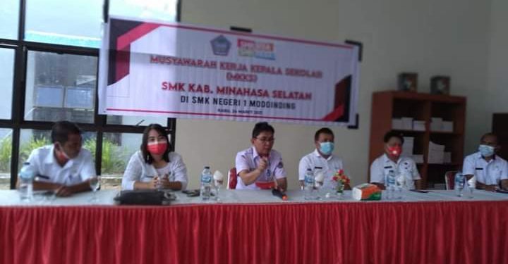 Bahas Agenda Penting , Kegiatan MKKS SMK dihadiri Kacabdin Max Lengkong