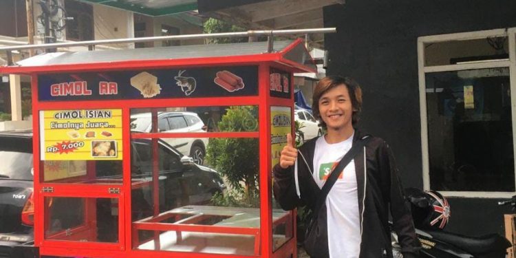 PELOPOR CIMOL ISIAN  BEDA DARIPADA  YANG  LAIN