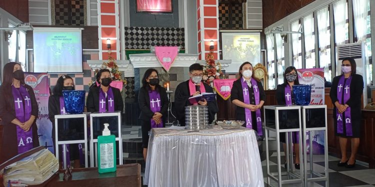 KGPM VICTORY AMURANG Laksanakan Ibadah Jumat Agung dan Perjamuan ditengah Pandemi Covid-19