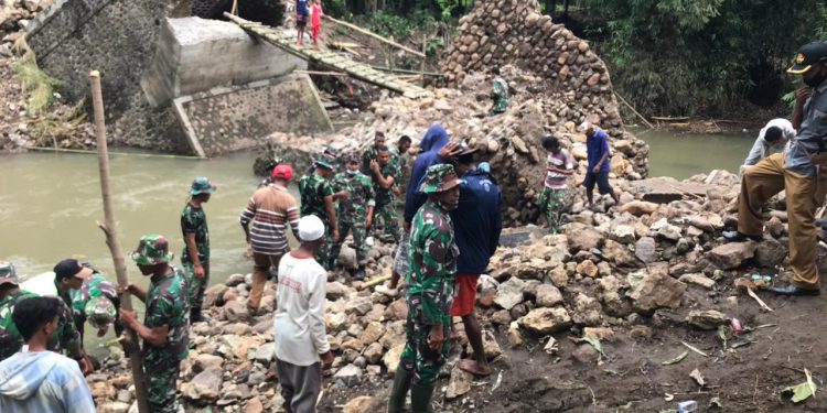 Kapolda Sumut Dampingi Kalemdiklat Polri dan Danjen Akademi TNI Tinjau Satlat Macan Latsitardanus XLI di Simalungun