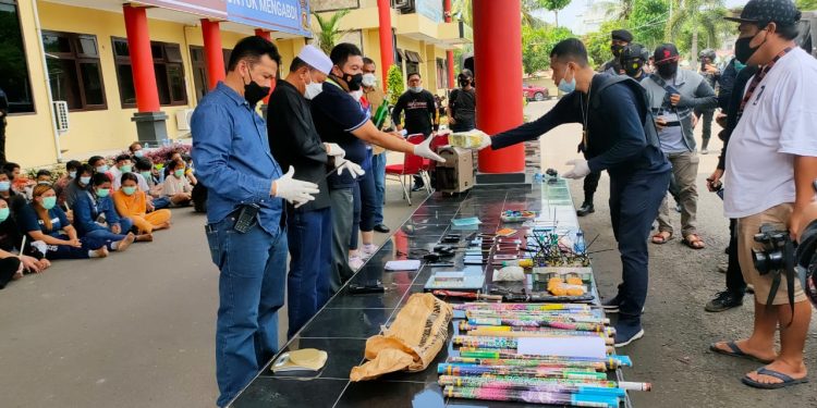 Tim Gabungan Polda Sumsel Dan Polrestabes Palembang Grebek Kampung Narkoba