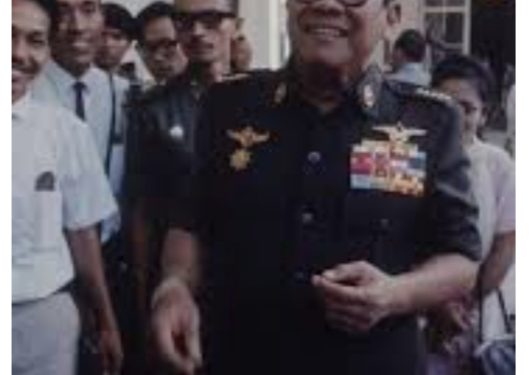 TNI AU Melakukan Teknik Pengisian Bahan Bakar Pesawat Di Darat Tanpa Mematikan Mesin