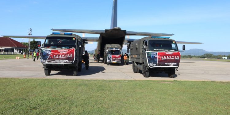 DARI RAKYAT UNTUK RAKYAT DAN TNI POLRI BEKERJA SEHARUSNYA UNTUK RAKYAT BUKAN KARENA KEPENTINGAN