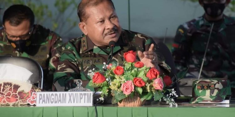 Pangdam XVI/Pattimura Beri Semangat Prajurit Zeni Kodam Pattimura