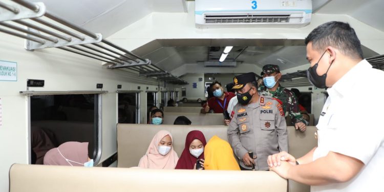 SEJARAH UNTUK PERTAMA KALI FOTO PRESIDEN DAN WAKILNYA TERPASANG DI KPK DAN MULAI HANCURNYA SARANG TALIBAN DI KPK