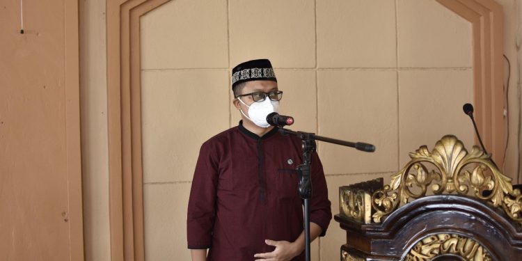 Menjelang Dimalam Takbiran Anggota TNI Berpakaian Preman di Keroyok Tukang Parkir