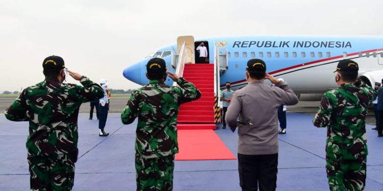 Bertolak Menuju Provinsi Riau dan Kepulauan Riau Dalam Rangka Kunjungan Kerja Presiden Jokowi