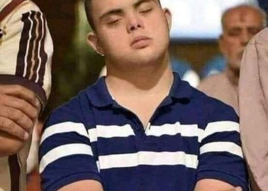 Ketika Melakukan Sholat dan Berdoa Seorang Anak Down Syndrome di Tanah Palestina