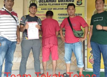 Guguran Awan Panas Gunung Merapi Sejak Sabtu,Para Senkom Membagikan Masker