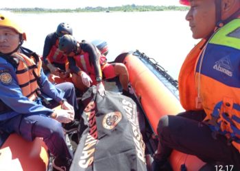 Hilang Terbawa Arus Sungai, Tim SAR Temukan Wanita Lansia Pada Hari Ketiga Pencarian.