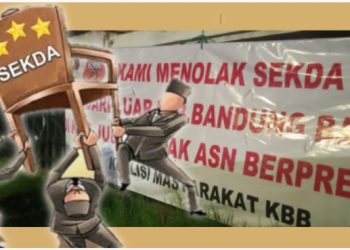 Geger, Spanduk Penolakan Sekda Bandung Barat Non Pribumi Membentang di Pagar Gedung DPRD KBB