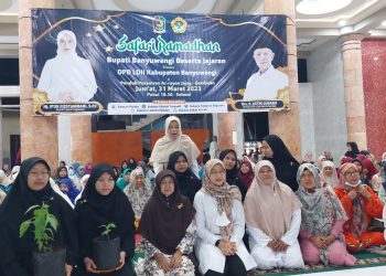Isi Bulan Ramadan, Pemuda LDII Palembang Berbagi Takjil dan Santuni Anak Yatim