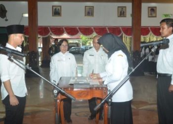 Jalankan Amanah Dengan Baik, Pesan Gus Ipin Saat Melantik 288 Kepala Sekolah