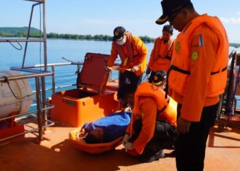 Basarnas Mataram Gelar Latihan Kecelakaan Kapal Potensi SAR Untuk Kesiapsiagaan Siaga Lebaran.