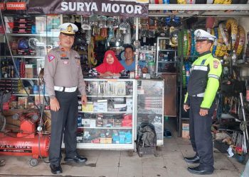 Sat Lantas Polres Lamteng Dor To Dor Memberikan Imbauan Dan Sosialisasi Terkait Larangan Knalpot racing/ Brong Di Sejumlah Bengkel Yang ada Di Wilkum Polres Lamteng