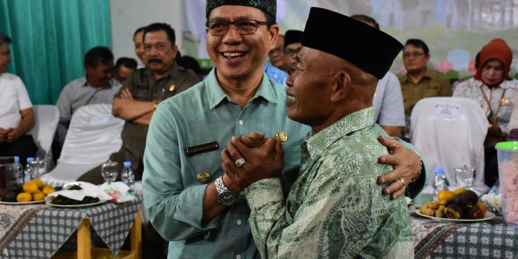 Rembug Bedas: Warga Sebut Program Prioritas Bupati Bandung Dirasakan Langsung Manfaatnya