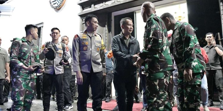 Bey Machmudin Tinjau RSUD dan Perum Babakan Hurip