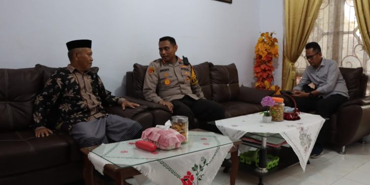 Kapolres  Pantau Pelipatan Surat Suara Di Gudang Logistik KPU Bantaeng