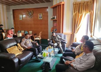 Kapolres  Pantau Pelipatan Surat Suara Di Gudang Logistik KPU Bantaeng