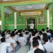 MAN Lobar Gelar Pembiasaan Praktek, Baik Penguatan Karakter Siswa Sholat Jamaah dan Kultum Siang, Khidmat