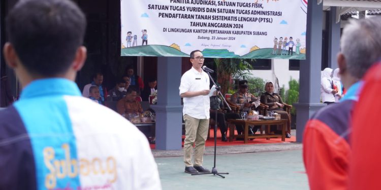 Sekda Subang Hadiri Pelantikan dan Pengambilan Sumpah Panitia Ajudikasi, Satuan Tugas Fisik, Satuan Tugas Yuridis dan Satuan Tugas Administrasi PTSL