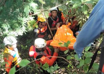 Tim SAR Gabungan Bersama Senkom Berhasil Menemukan Jasad Setelah Semalam Suntuk Lakukan Pencarian