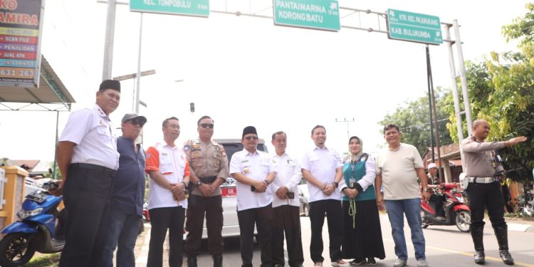 Di Kabupaten Bone, Pj. Bupati Bantaeng Salurkan Hak Pilihnya