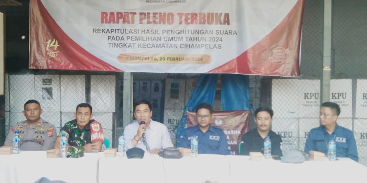 Demokrasi Terbuka: Cerminan Rapat Pleno Rekapitulasi Pemilu Serentak 2024 di Cihampelas