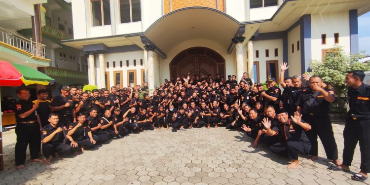 Menjelang HUT Kota Semarang ke 477 BPBD Kota Semarang Bersih Sungai Kali Babon