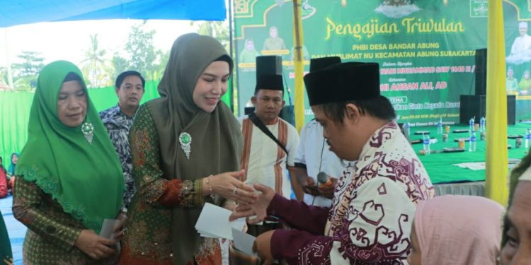 Wakil Ketua TP PKK Kab. LAmpung Utara Hadiri Acara Pengajian Peringati Isra Mi’raj Nabi Muhammad SAW 1445 H