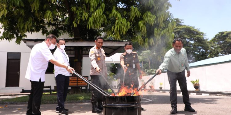 Ketua KPUD Karawang Nonaktifkan Dua Orang Anggota PPK Pakisjaya