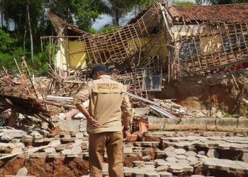 Arsan Latif Beraksi: Solusi Tangguh untuk Warga Terdampak Bencana di Kampung Cigombong Cibedug