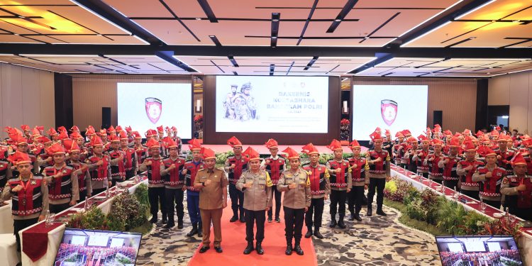 Kapolda Sulsel Hadir Bersama Kabaharkam Polri Yang Membuka Rakernis Korsabhara Baharkam Polri T.A 2024 di Makassar
