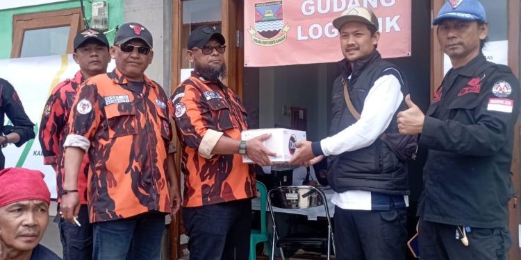 Koti Mahatidana MPC Pemuda Pancasila Bantu Korban Pergeseran Tanah di Bandung Barat
