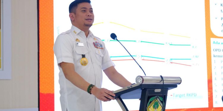 Sangat Berkonstribusi Terhadap Peningkatan Sarana Kejaksaan, Bupati Gowa Raih Penghargaan Role Model Kepala Daerah dari Kajati Sulsel