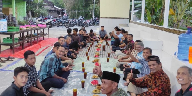 Pembina LDII Troketon: Jangan Sampai Karena Bukber, Sholat Magrib dan Isya’nya Tertunda!