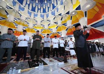 Danny Pomanto Bersama Pj Gubernur Sulsel Salat Ied di Masjid Kubah 99