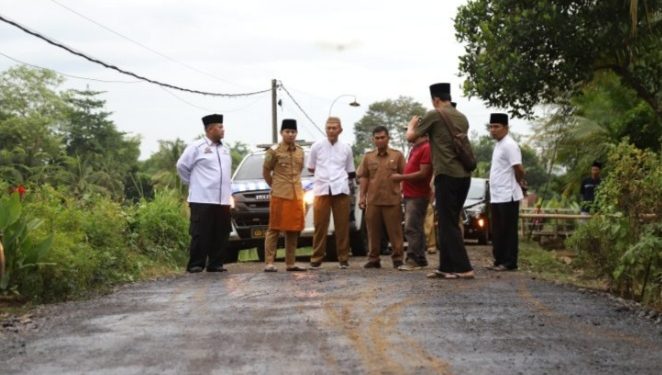 Bupati Trenggalek Tinjau Perbaikan Jalan Jelang Lebaran