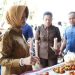 Bupati Laura Bersama Jajarannya Berburu Takjil